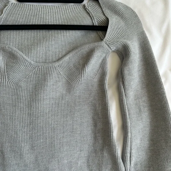 Grey top - Picture 2 of 2